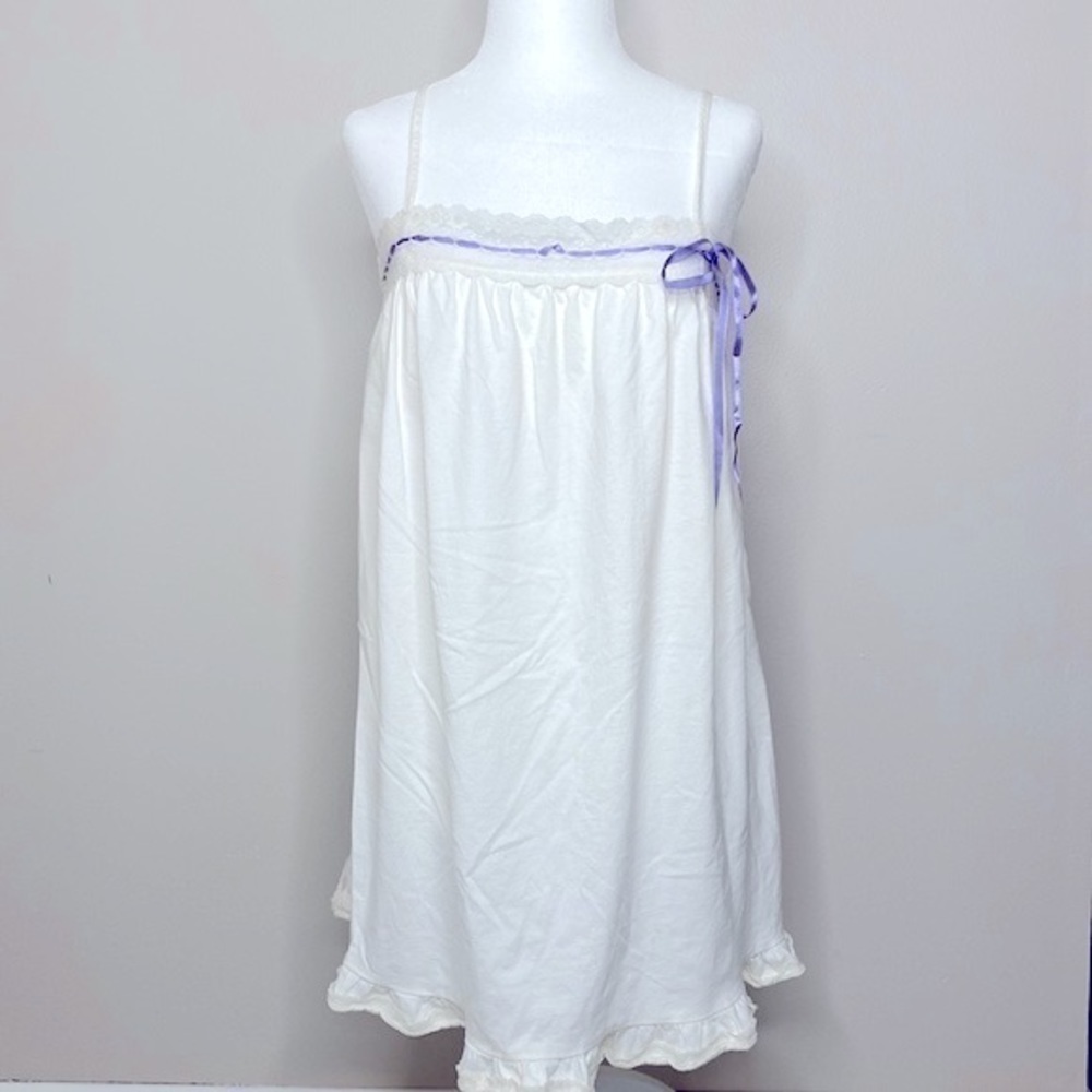 Vintage Victoria’s Secret Cottagecore white cotton night gown